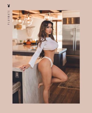 Molly Eskam Photo #74