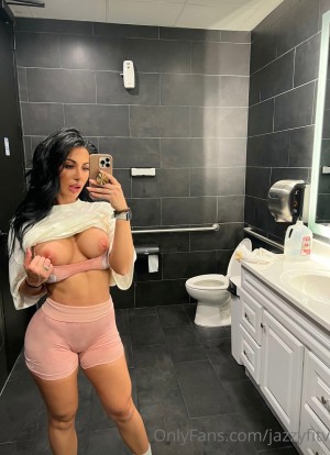 Jazmin Pineda Photo #32