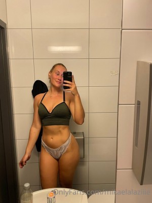 mikaelaburrito Photo #41