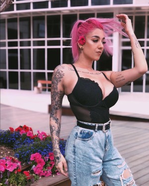 May Bakshi Photo #22