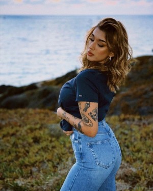 May Bakshi Photo #44