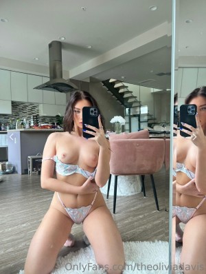 Olivia Davis Photo #11