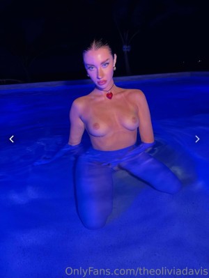 Olivia Davis Photo #16