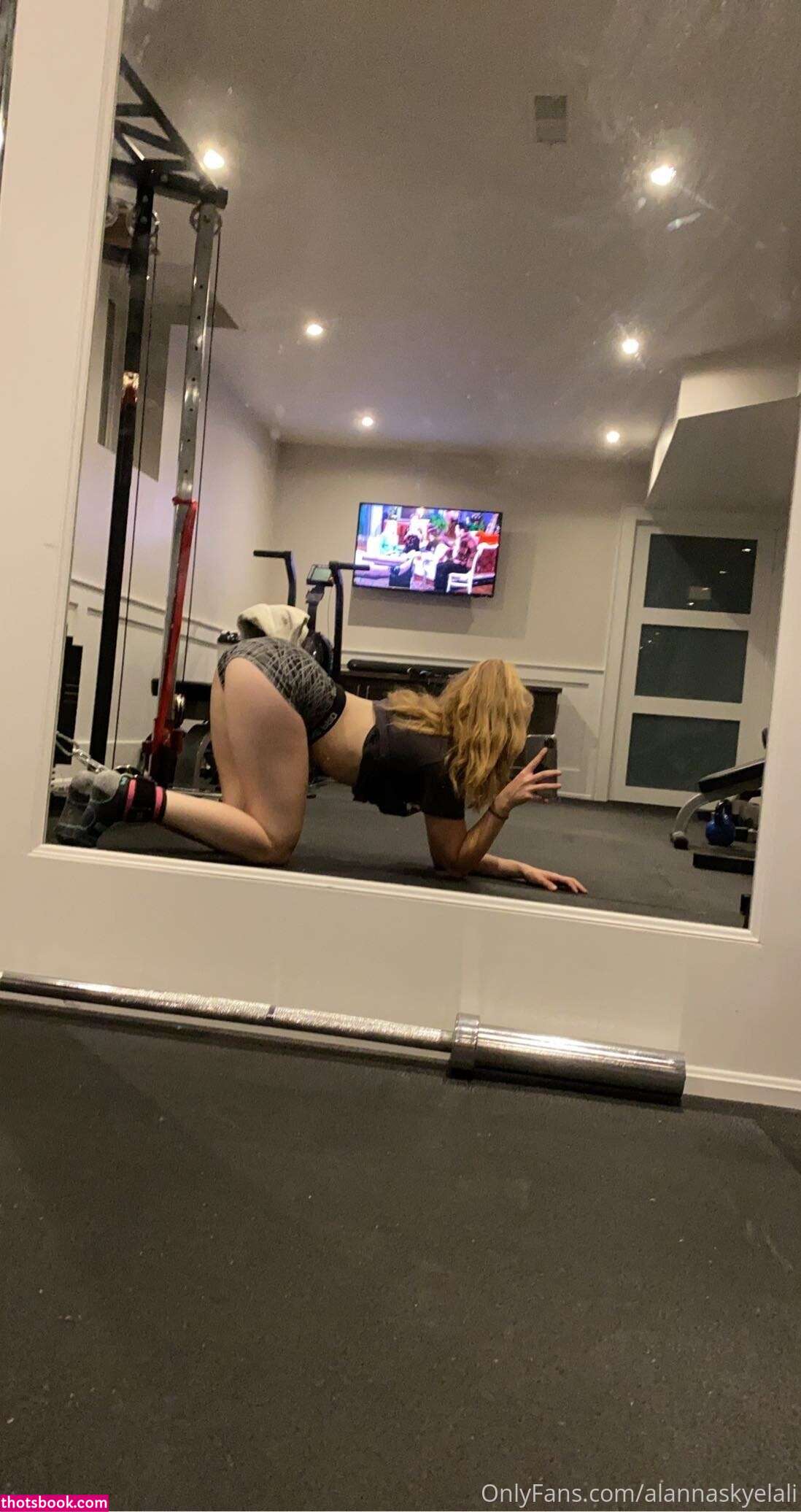 Alanna Skye Photo #38