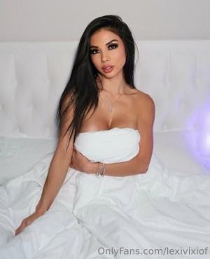 Lexi Vixi Photo #2