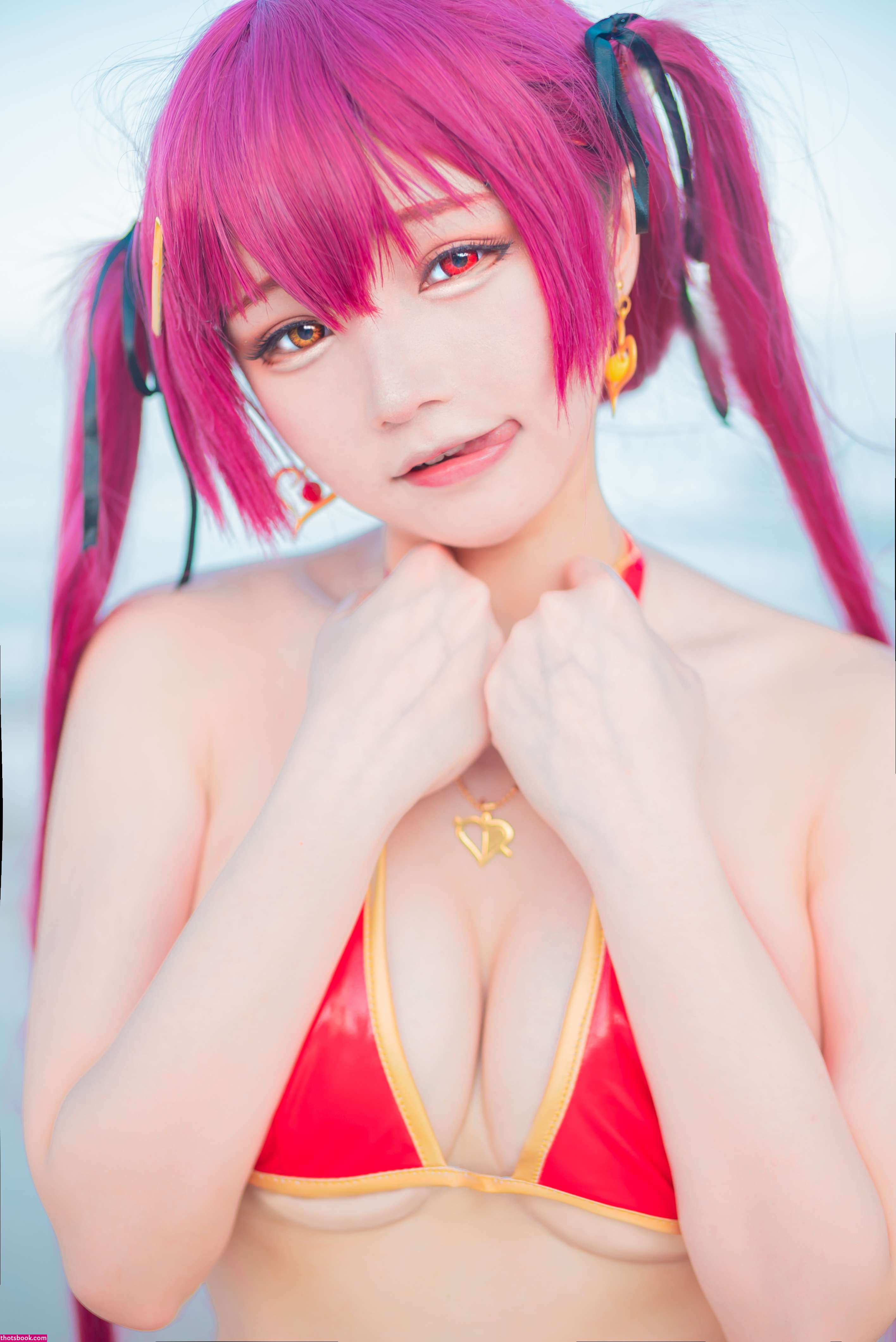 Hanari Takanashi Photo #19