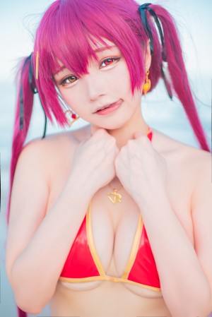 Hanari Takanashi Photo #19