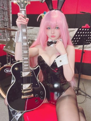 Hanari Takanashi Photo #56