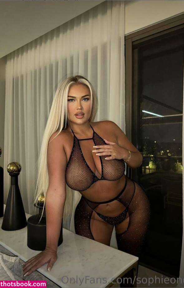 sophieoneill Photo #4