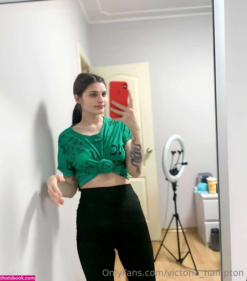 Victoria Hampton Photo #18