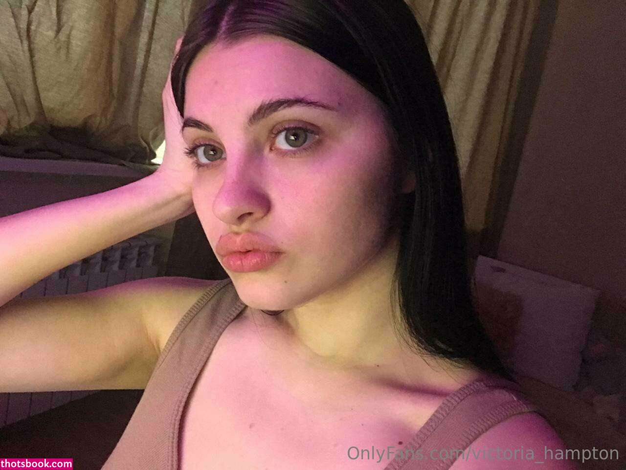 Victoria Hampton Photo #20