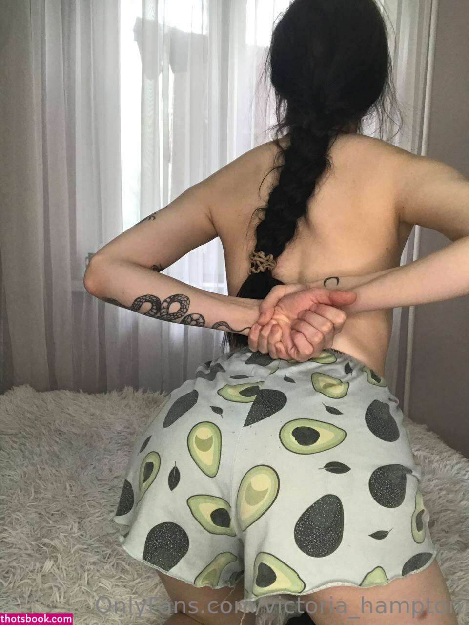 Victoria Hampton Photo #35