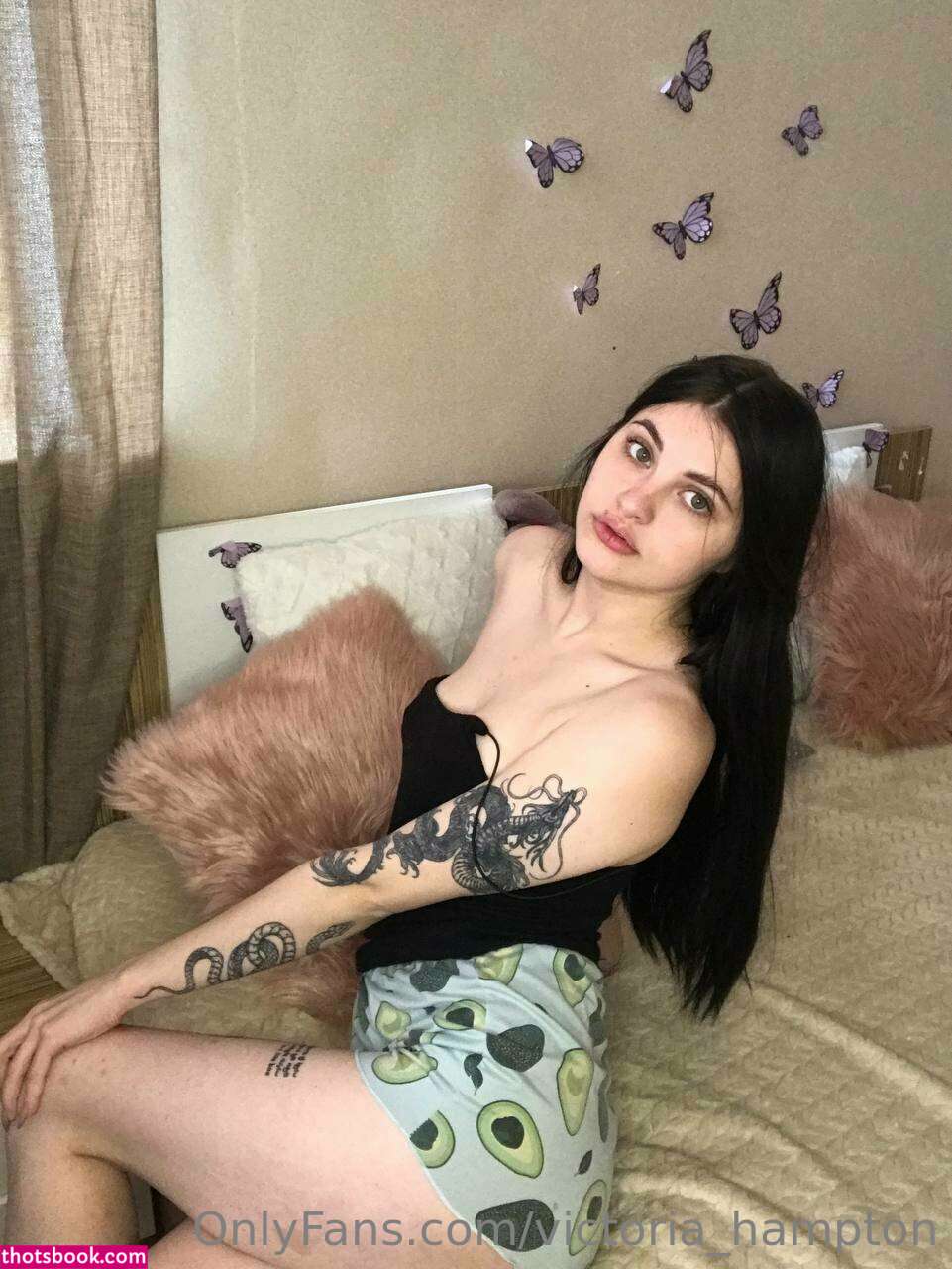 Victoria Hampton Photo #39