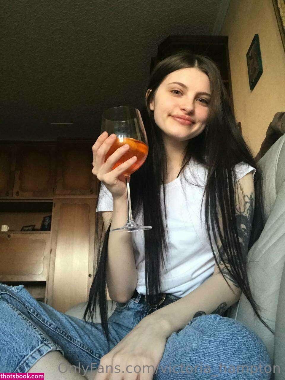 Victoria Hampton Photo #41