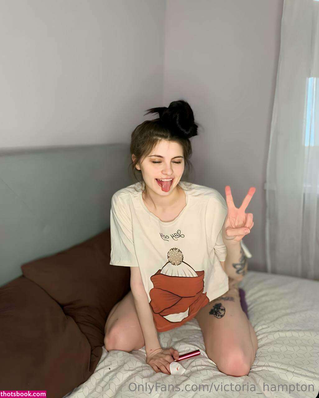 Victoria Hampton Photo #45