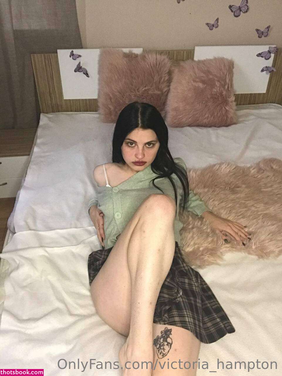 Victoria Hampton Photo #48