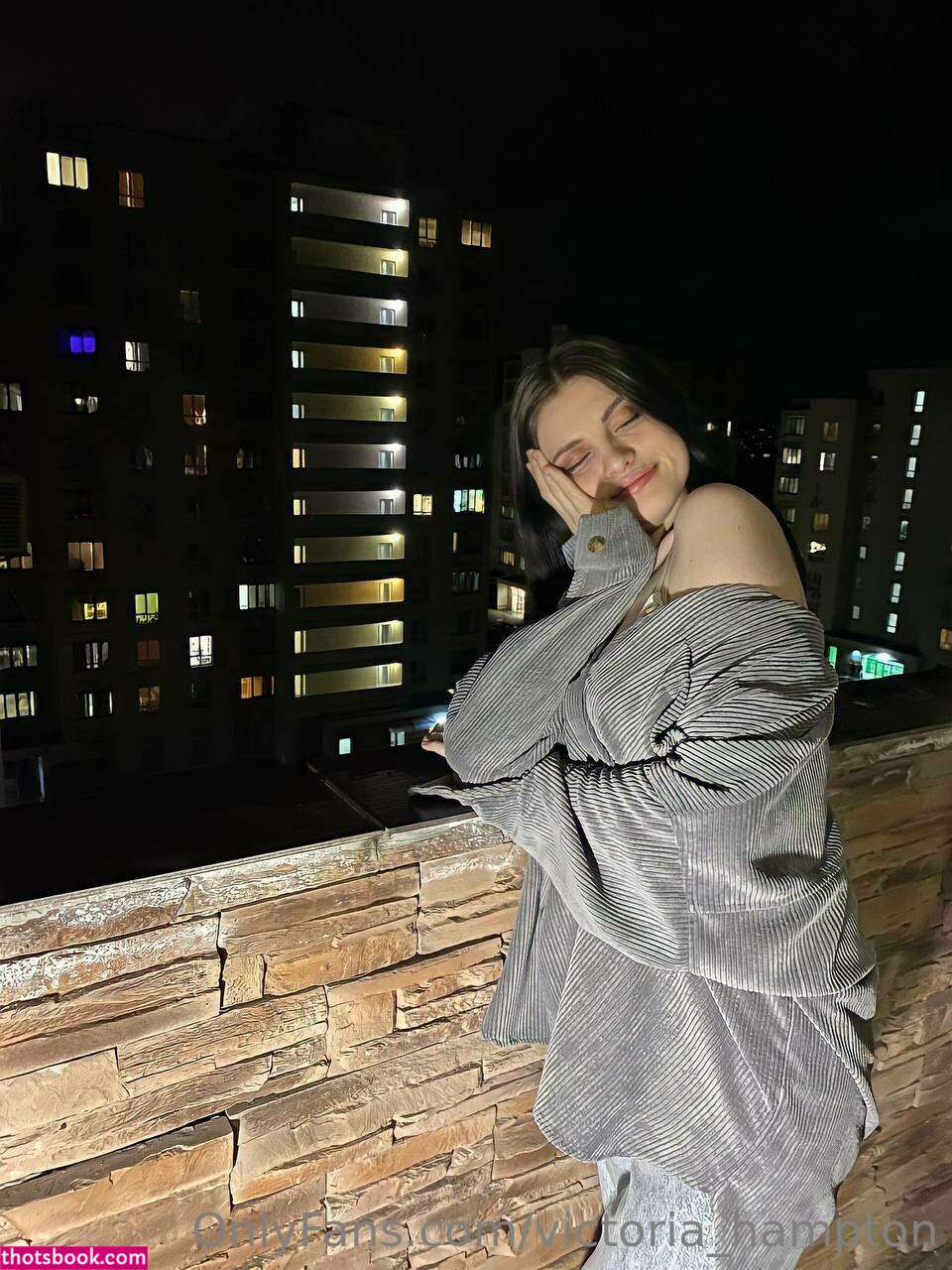 Victoria Hampton Photo #57