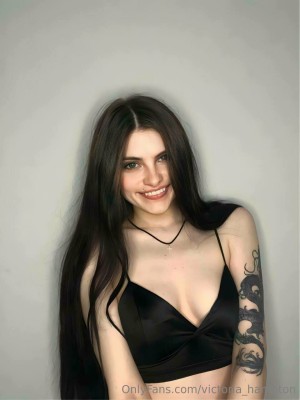 Victoria Hampton Photo #34