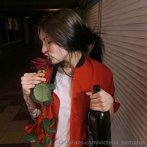 Victoria Hampton Photo #37