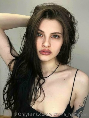 Victoria Hampton Photo #38