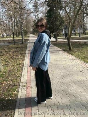 Victoria Hampton Photo #46