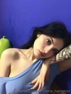 Victoria Hampton Photo #49