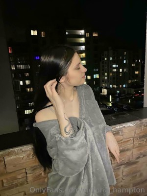 Victoria Hampton Photo #52