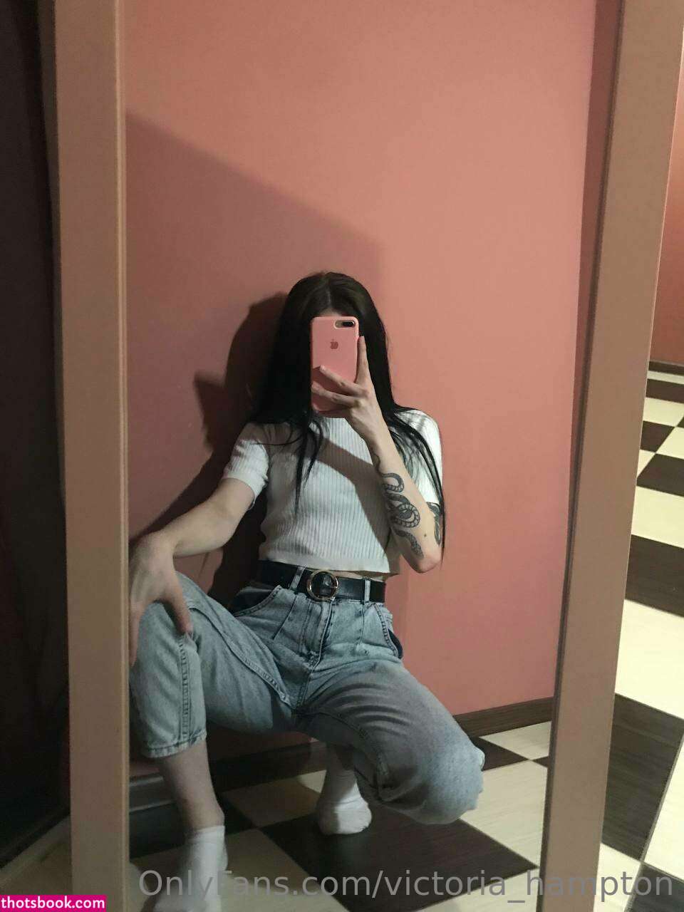 Victoria Hampton Photo #80