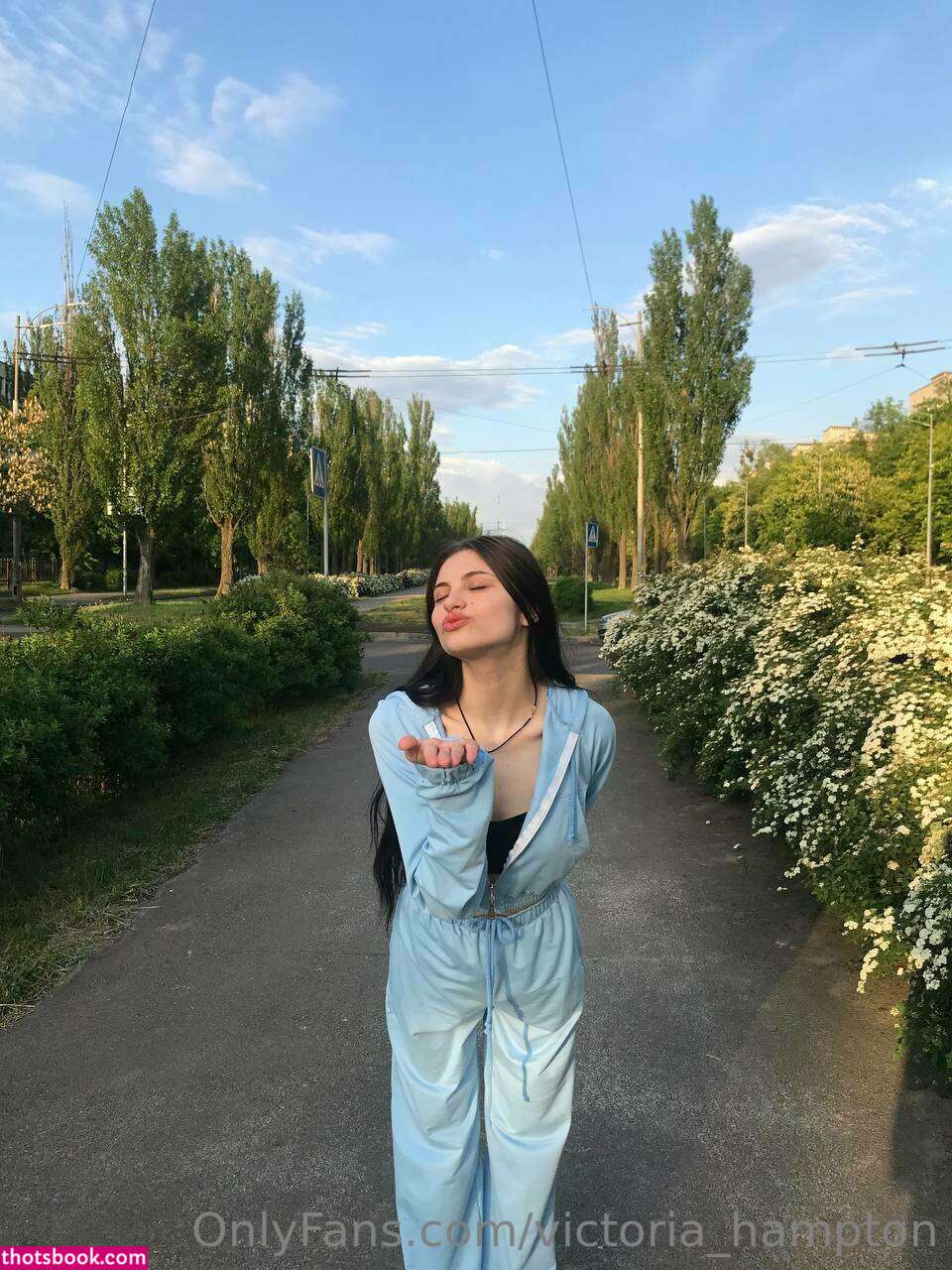 Victoria Hampton Photo #120