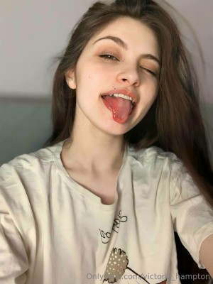 Victoria Hampton Photo #73