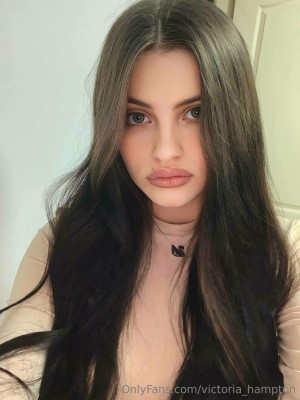 Victoria Hampton Photo #102