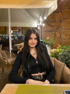 Victoria Hampton Photo #103