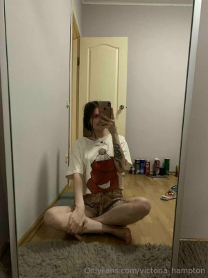 Victoria Hampton Photo #107