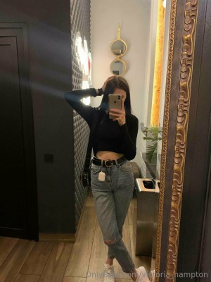 Victoria Hampton Photo #116