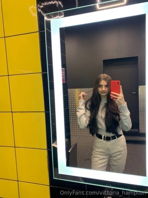 Victoria Hampton Photo #122