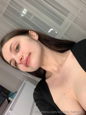 Victoria Hampton Photo #129