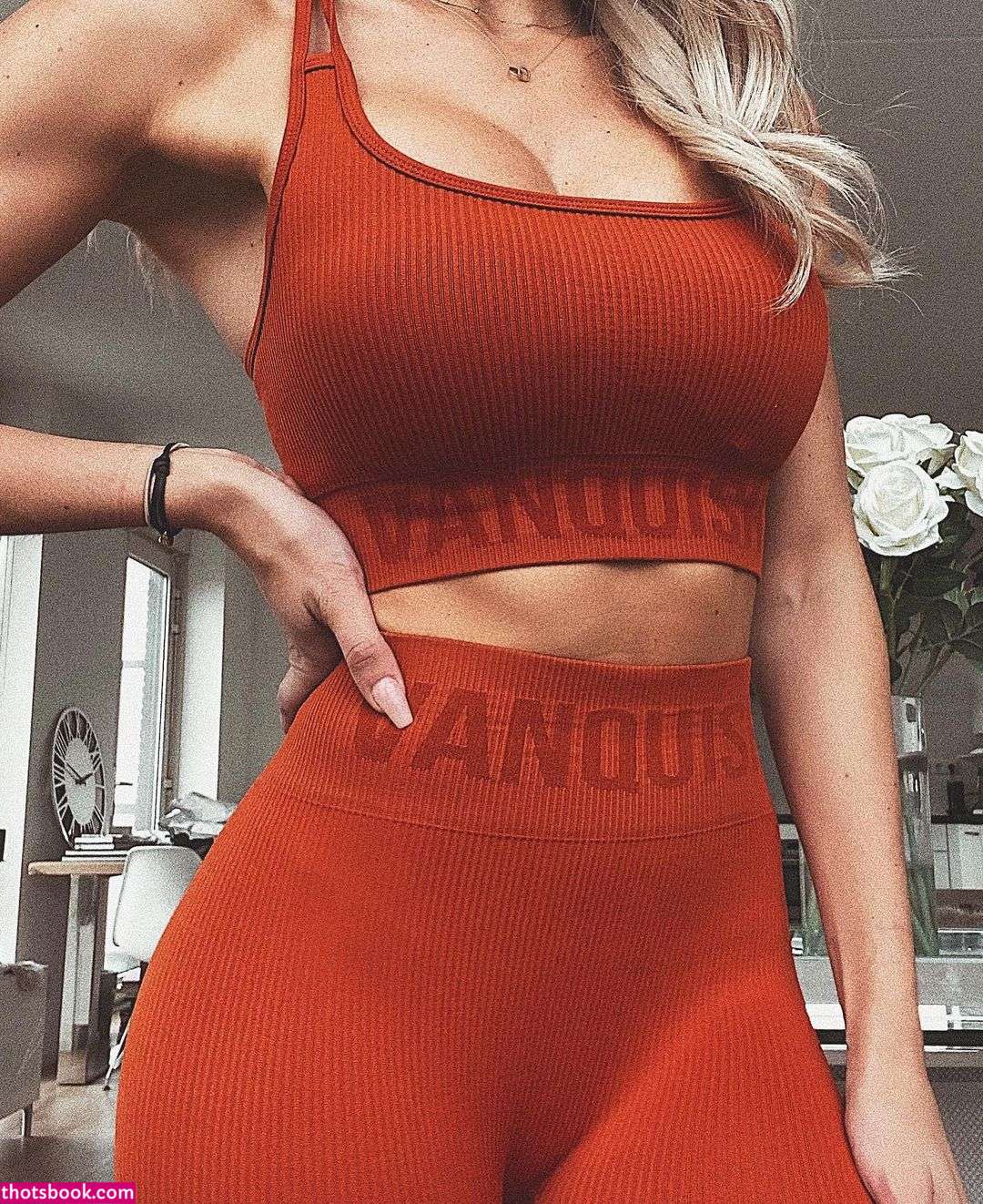 Anniek Van Kuelen Photo #267