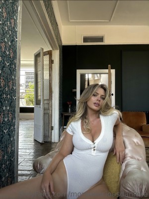 Danielle Sellers Photo #207