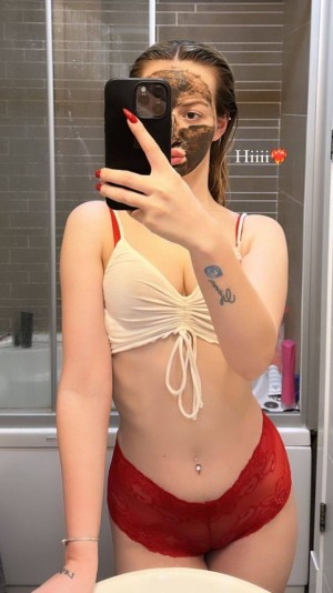 Oznur Guven Photo #60