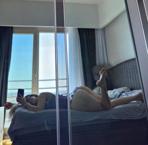 Oznur Guven Photo #107