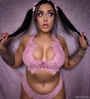 basslilliesss Photo #20