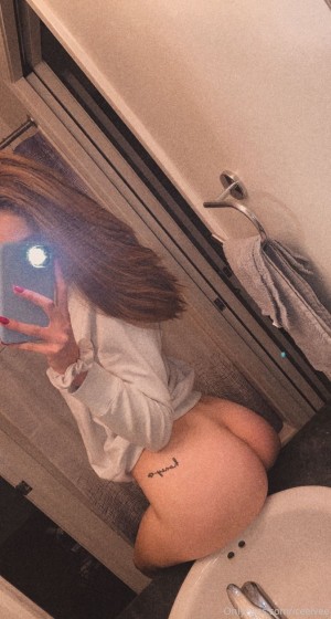 Ivy Chambers Photo #13