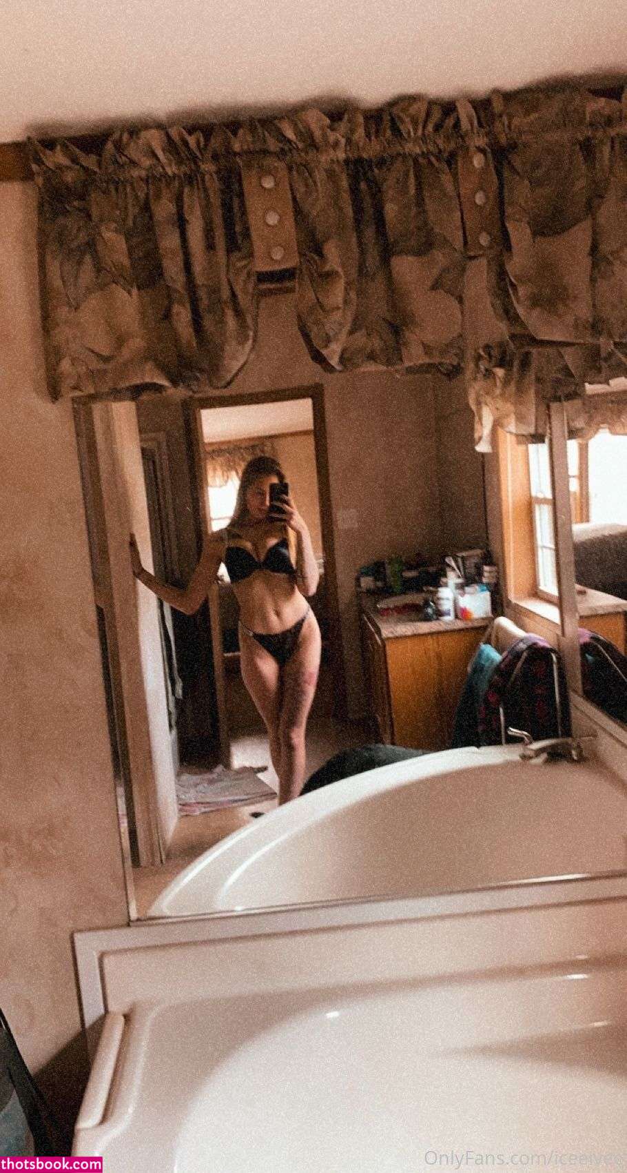 Ivy Chambers Photo #41