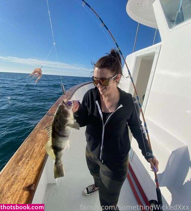 Somethingwickedxxx Photo #19