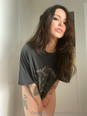 Vikki Blows Photo #16