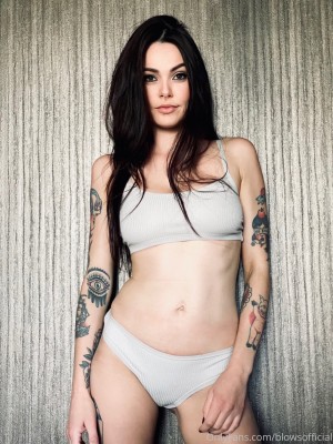 Vikki Blows Photo #89