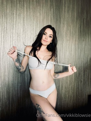 Vikki Blows Photo #108
