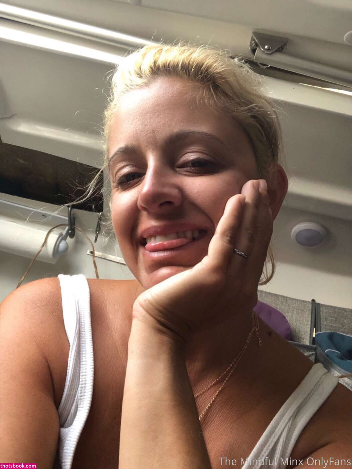 Sarah Valentine Photo #45