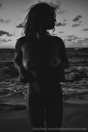 thetwodirtyblondes Photo #2