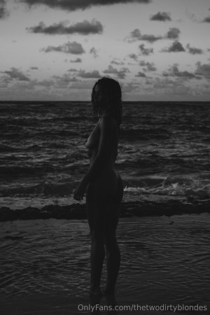 thetwodirtyblondes Photo #10